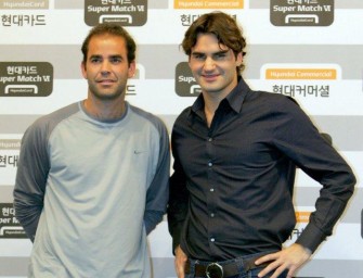 Federer dominiert Sampras im „Duell der Zeiten“