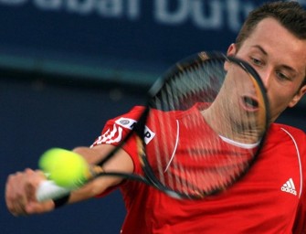 Haas und Kohlschreiber schlagen in Halle auf