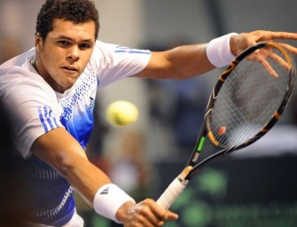 Jo-Wilfried Tsonga schlägt in Halle auf