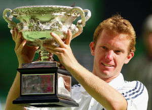 SEIN GRÖßTER ERFOLG: Thomas Johansson gewann 2002 das Finale der Australian Open gegen Marat Safin mit 3:6, 6:4, 6:4, 7:6. 