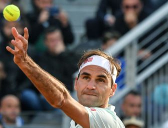 Federer siegt zum Auftakt in Halle