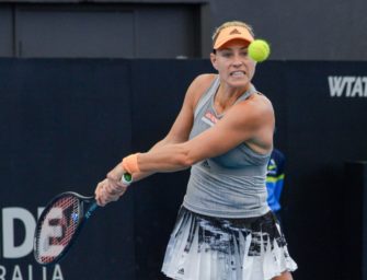 Sorgen vor Australian Open: Kerber gibt in Adelaide verletzt auf