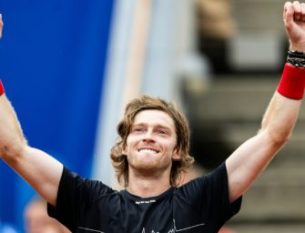 Zverev-Bezwinger Rublev gewinnt Turnier in Bastad