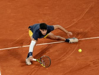 French Open: Alcaraz mit viel Mühe in Runde drei