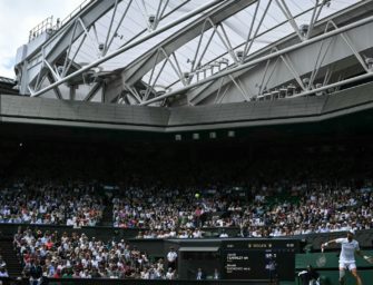 Wimbledon: Djokovic wirkt leicht angeschlagen