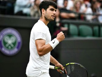 Wimbledon: Alcaraz kämpft sich erneut ins Endspiel