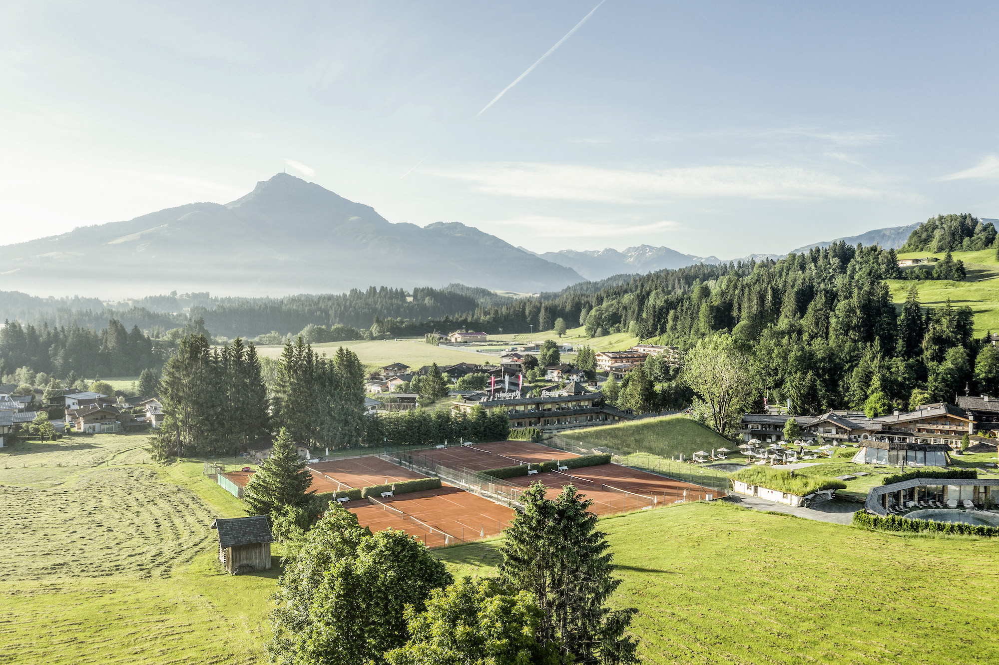 Tennis mit Kaiserblick ...daheim beim Stanglwirt